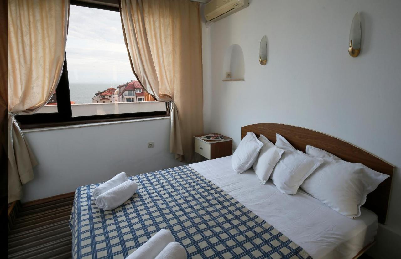 Hotel Corona Sveti Vlas Luaran gambar