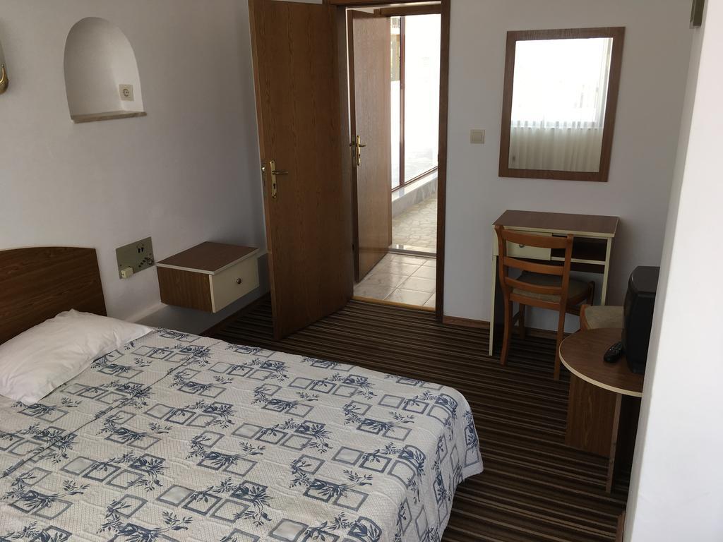 Hotel Corona Sveti Vlas Luaran gambar