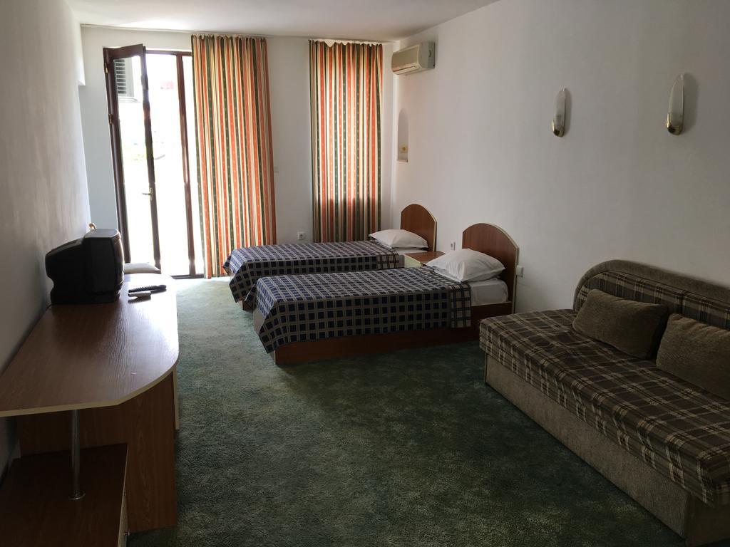Hotel Corona Sveti Vlas Luaran gambar