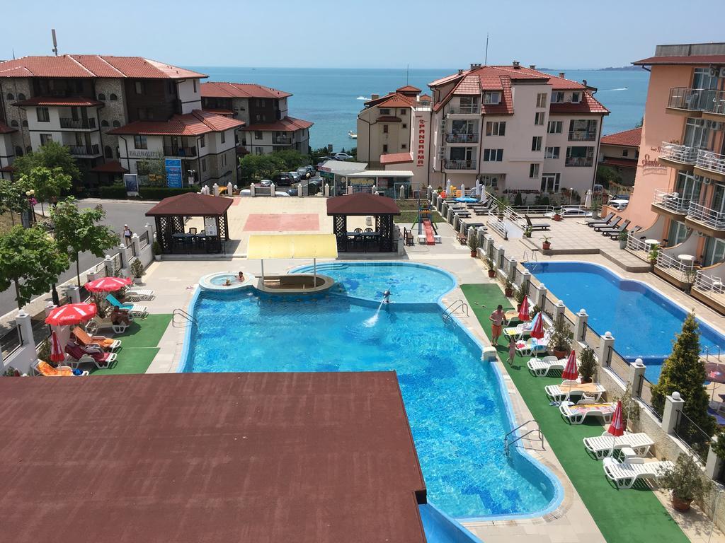 Hotel Corona Sveti Vlas Luaran gambar