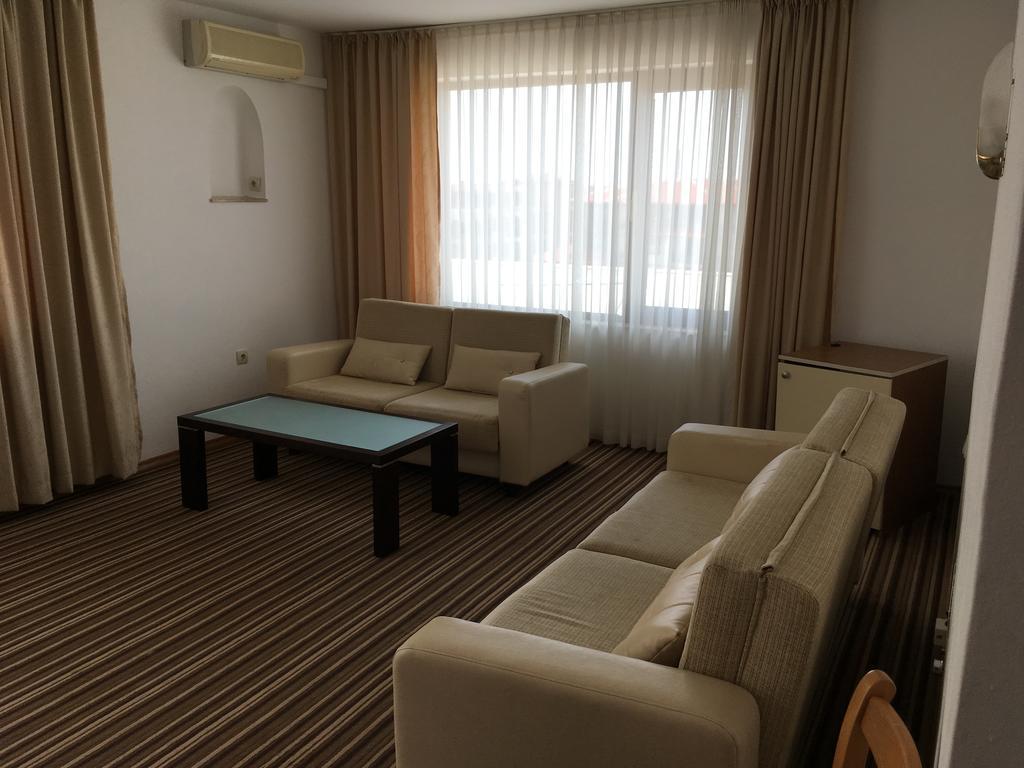 Hotel Corona Sveti Vlas Luaran gambar
