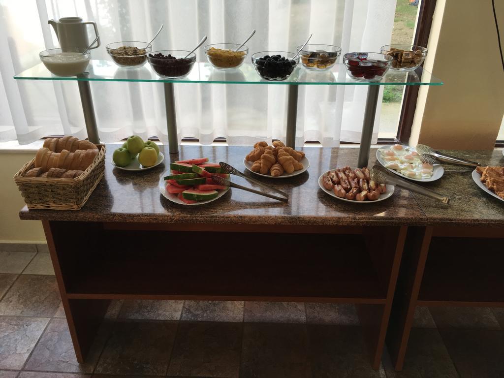 Hotel Corona Sveti Vlas Luaran gambar