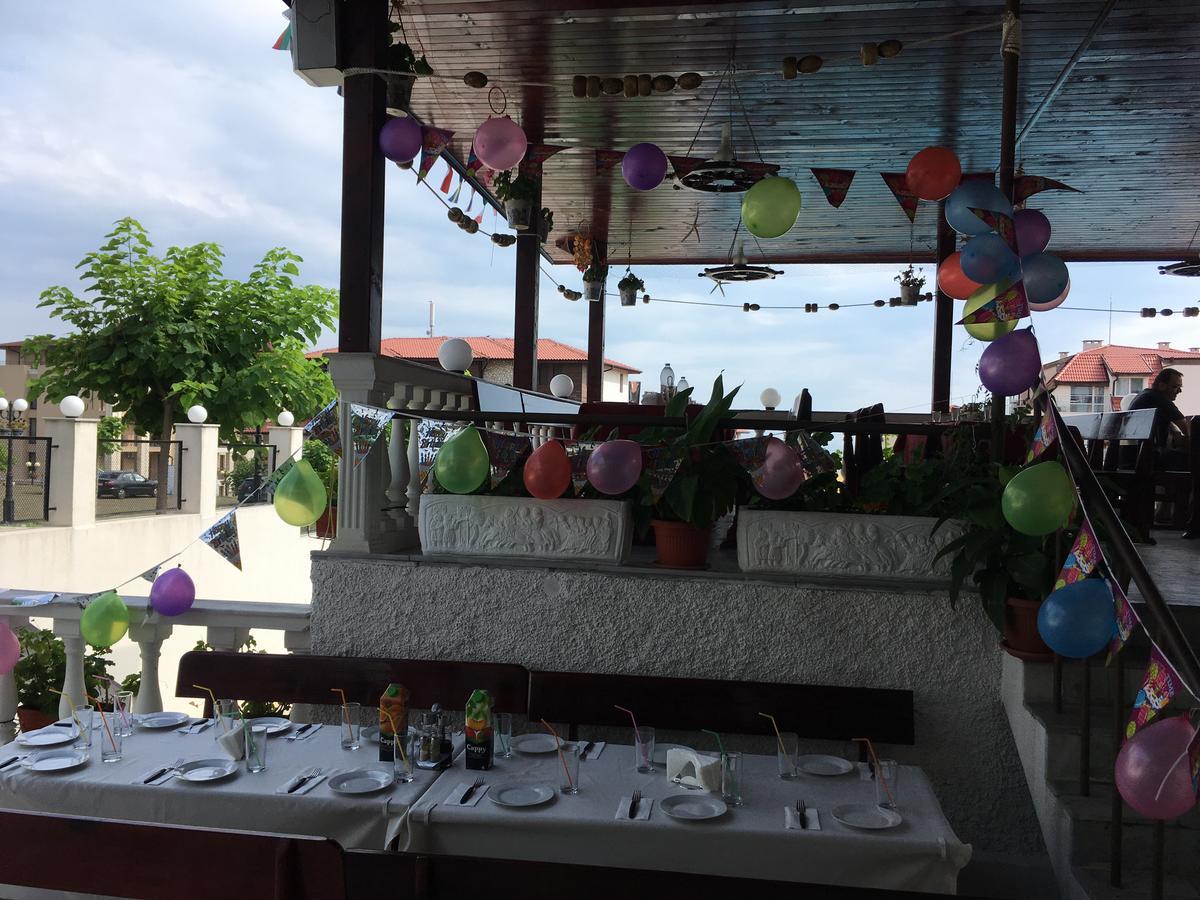 Hotel Corona Sveti Vlas Luaran gambar