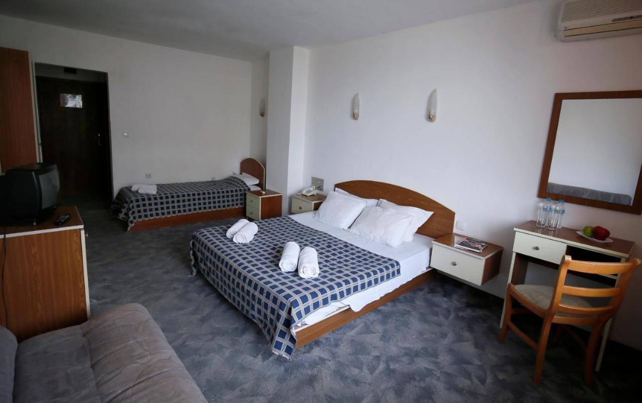 Hotel Corona Sveti Vlas Luaran gambar