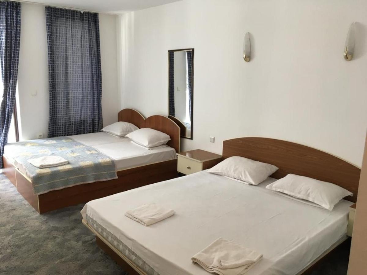 Hotel Corona Sveti Vlas Luaran gambar